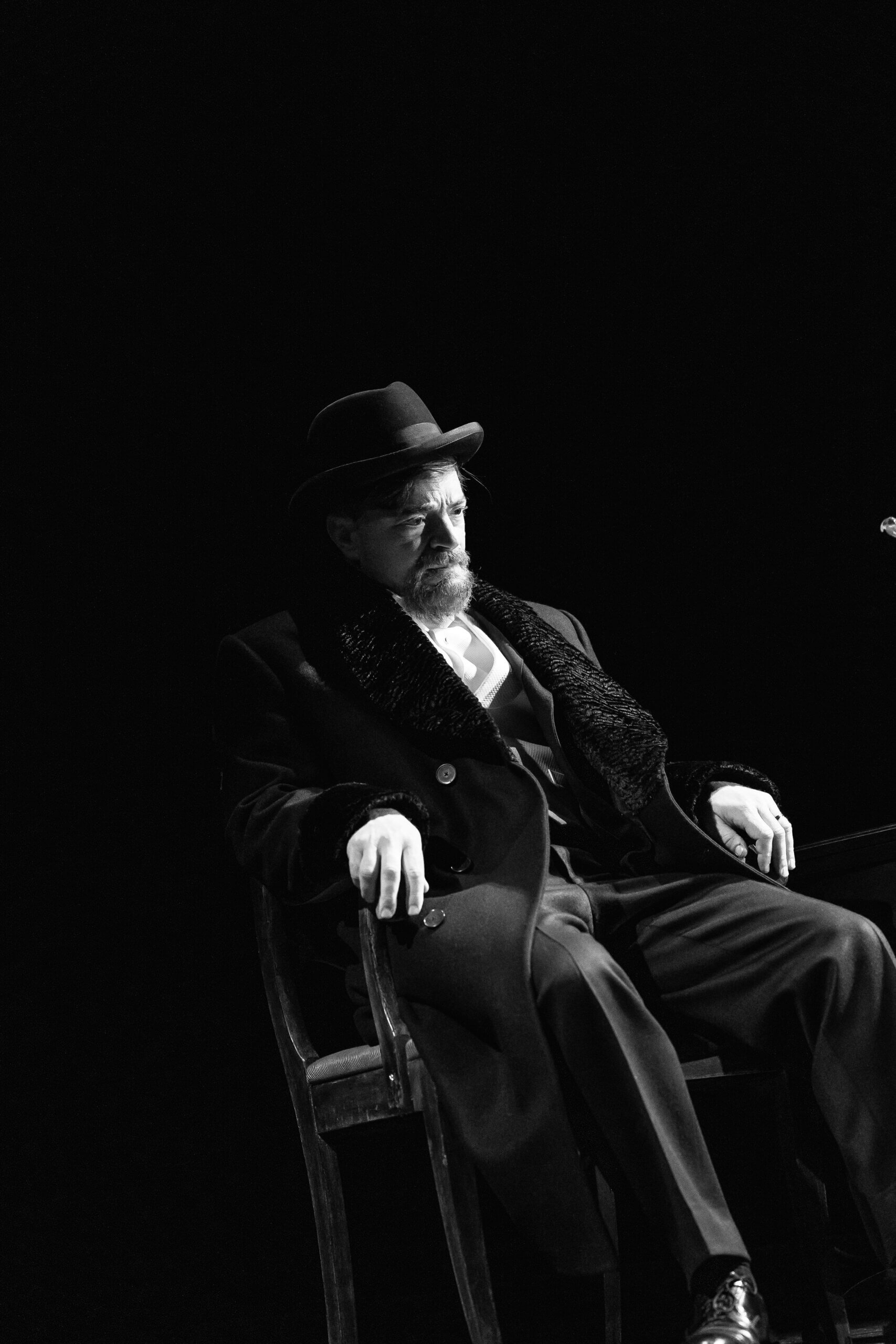 Joshua Malina in "Leopoldstadt"
