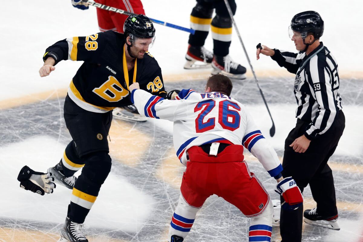 Rangers overwhelmed by Bruins 4-2