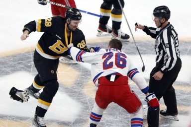 Rangers overwhelmed by Bruins 4-2