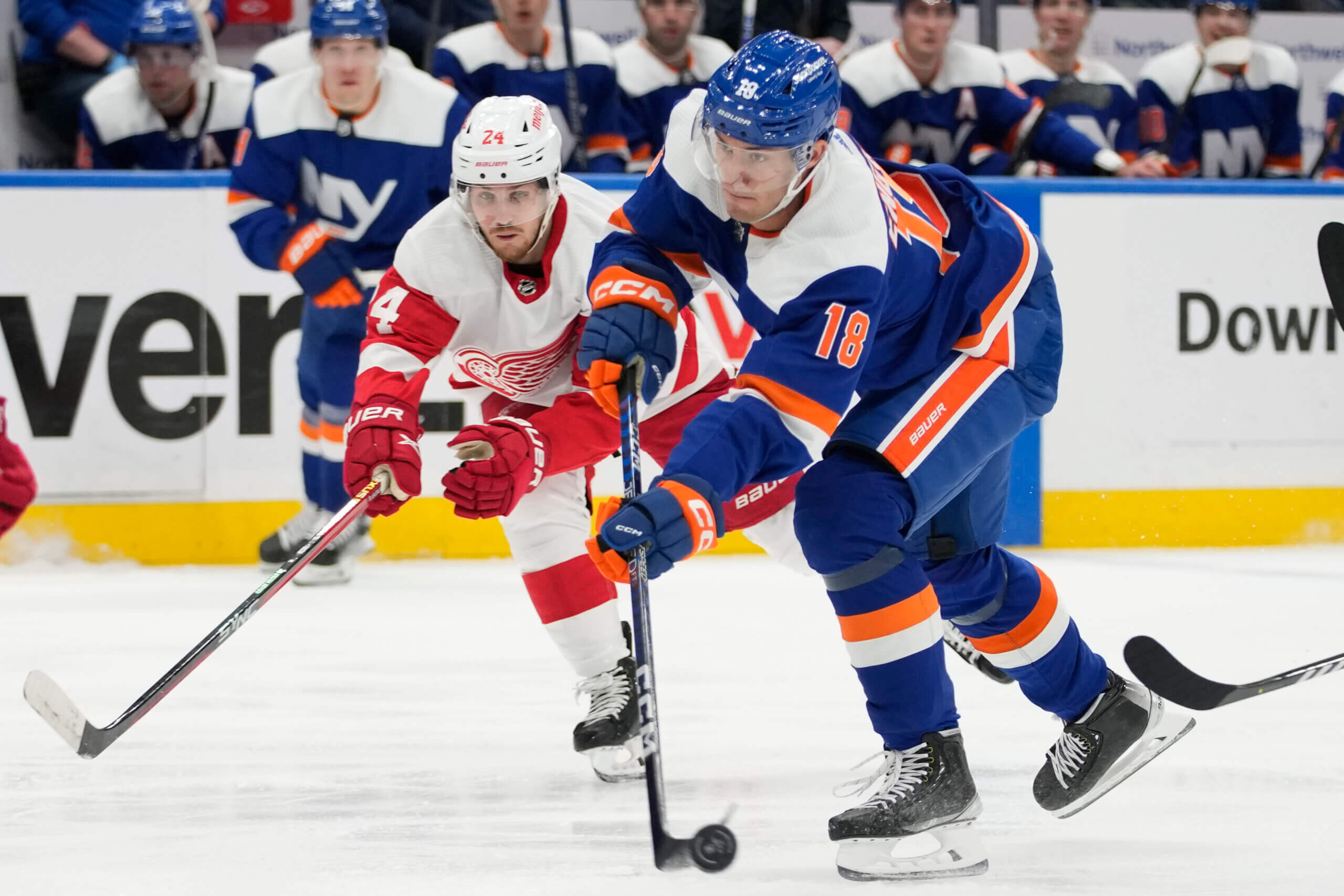Islanders 'priorities' are bringing back Zach Parise, Pierre Engvall, Semyon Varlamov, Scott Mayfield 3 Pierre Engvall Islanders