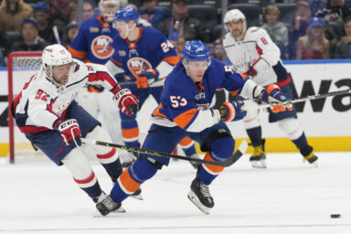 Islanders Casey Cizikas
