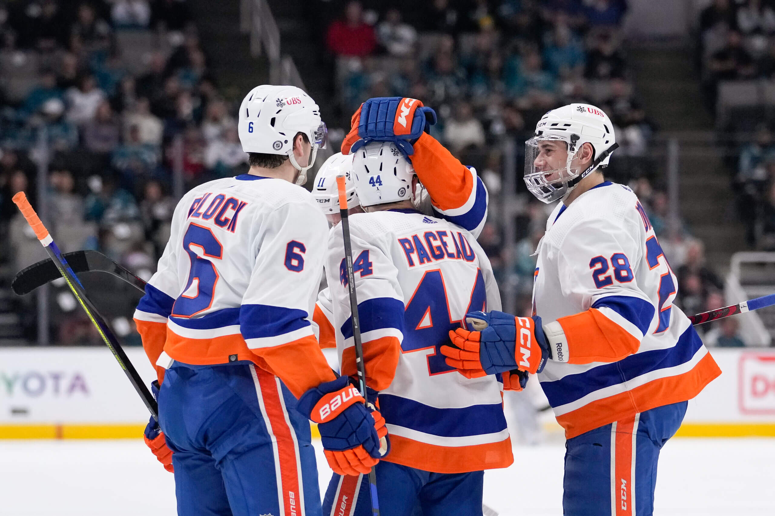 Islanders Sharks