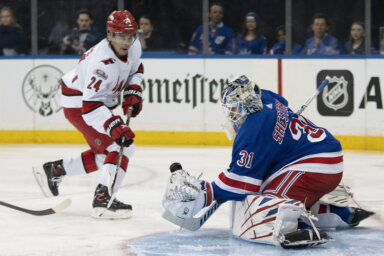 Rangers fall to Hurricanes 3-2
