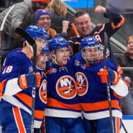 Islanders Maple Leafs