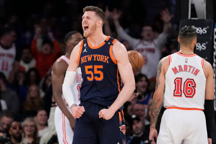 How will Knicks adjust in 2 weeks without Julius Randle? 4 Isaiah Hartenstein Knicks
