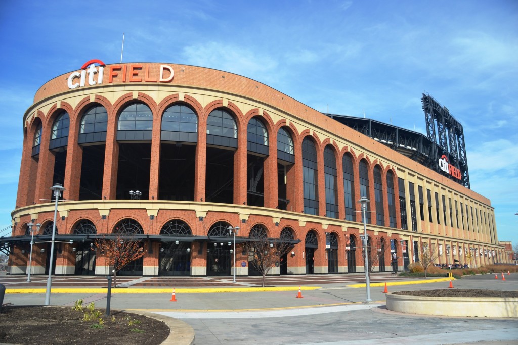 Mets alumni taking to NYC streets with gifts for fans