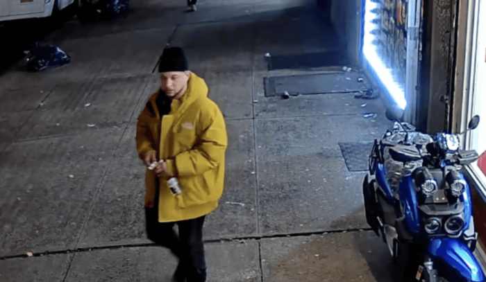 Suspect sought for slashing victim with glass bottle inside Wakefield deli: cops 5