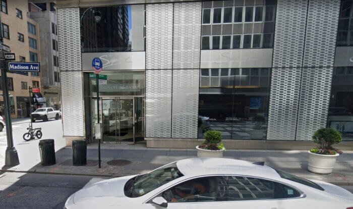 Signature Bank branch on Madison Avenue