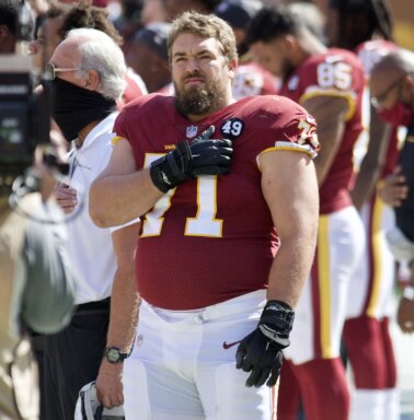 Jets agree to deal with Wes Schweitzer