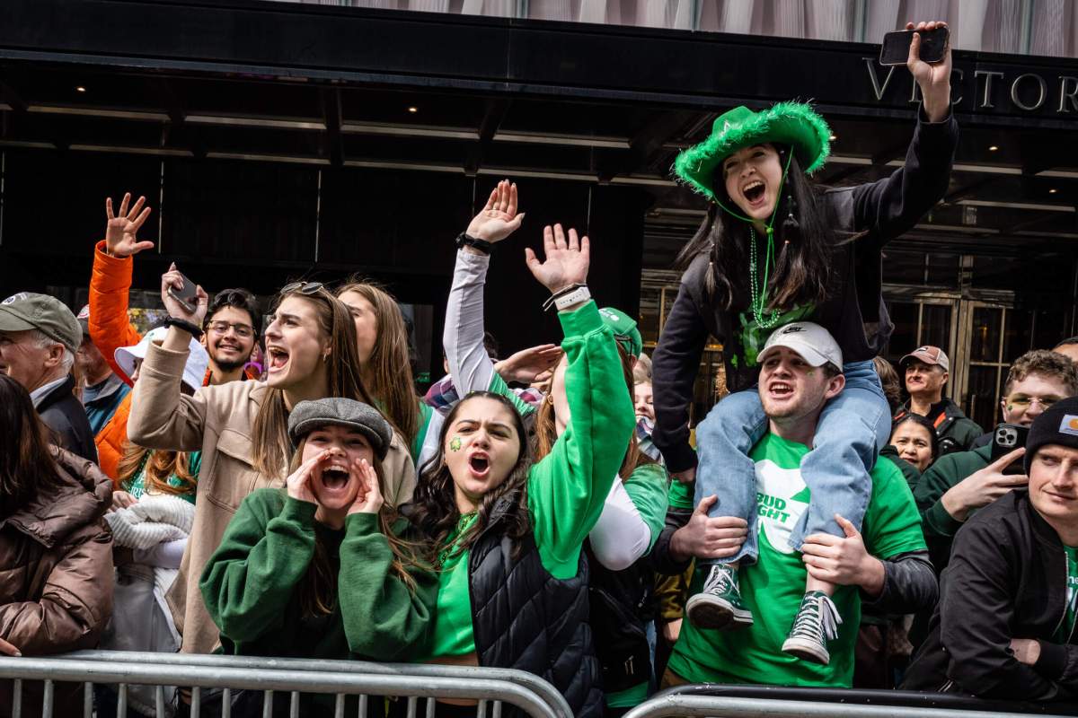 Discover the best ways to reach the St. Patrick’s Day Parade using public transportation. Get tips for a hassle-free journey. Plan your route now!