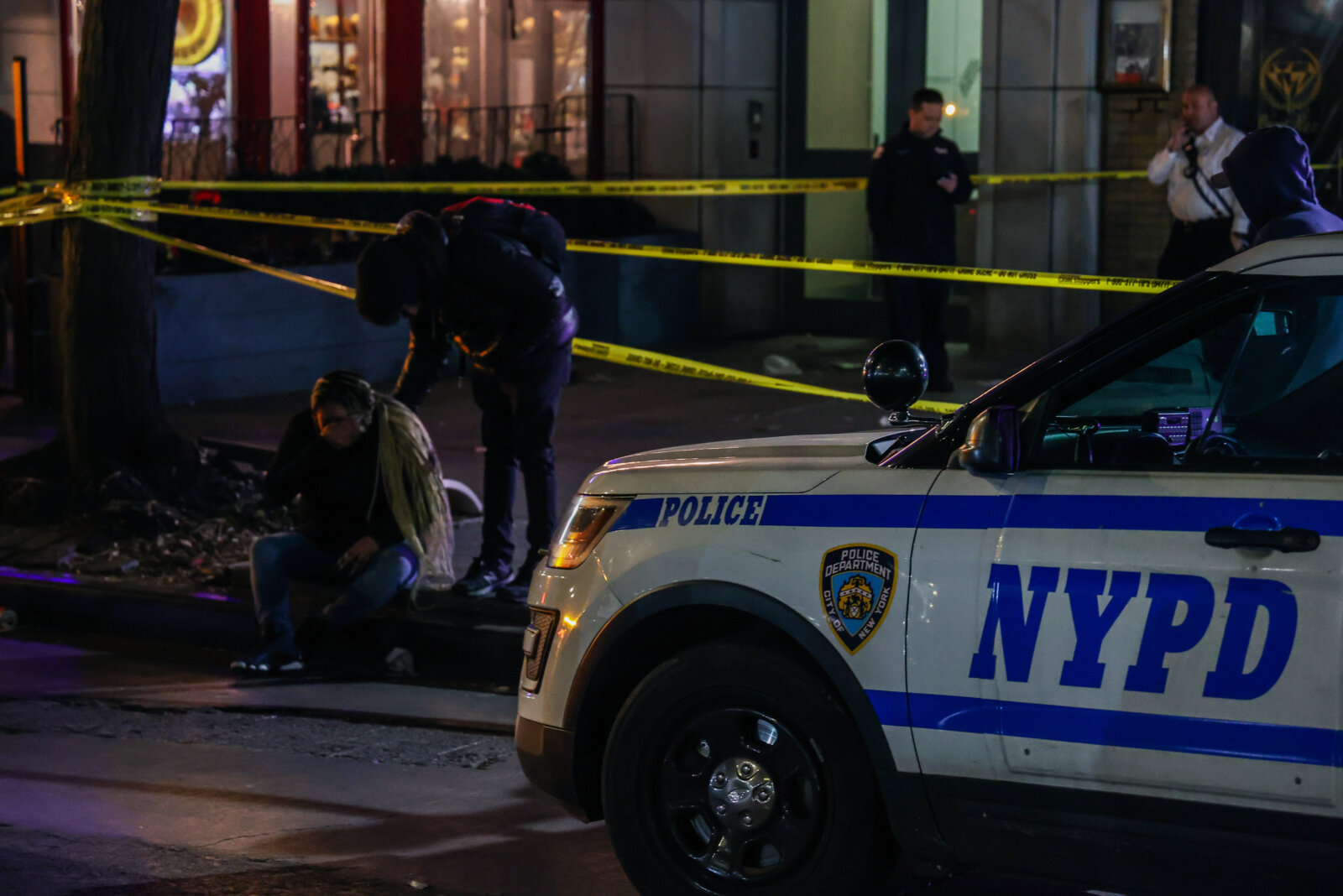 Harlem smoke shop shooting leaves one injured
