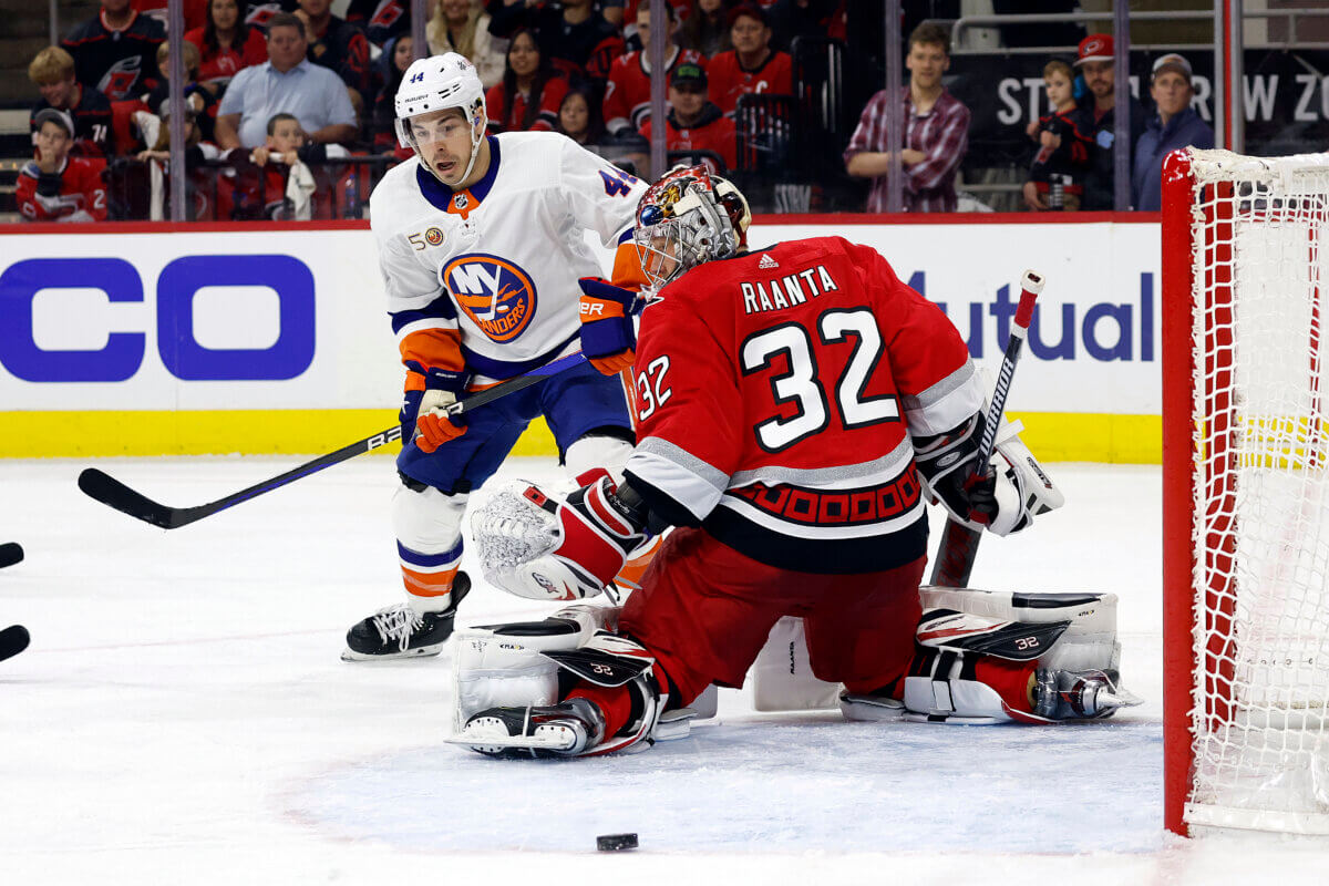 Islanders Hurricanes Pageau