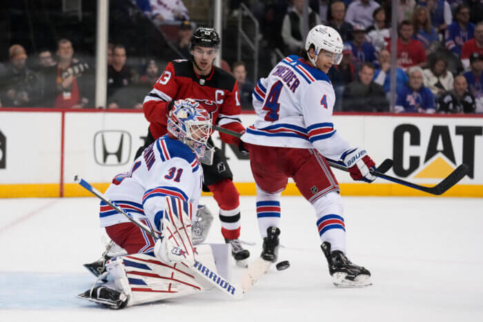 Rangers dominate Game 2 by 5-1 final