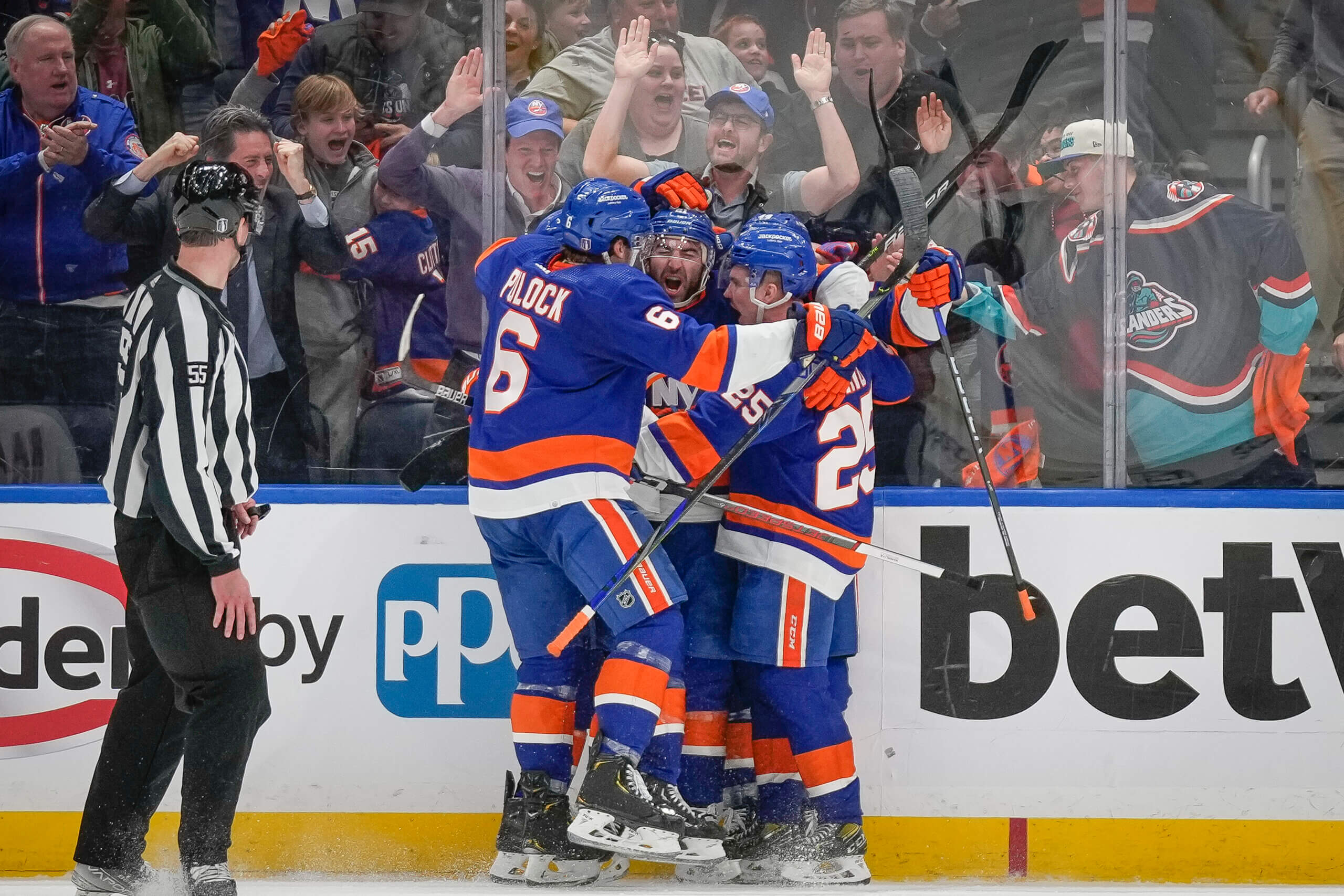 Islanders Hurricanes Game 3 Palmieri goal