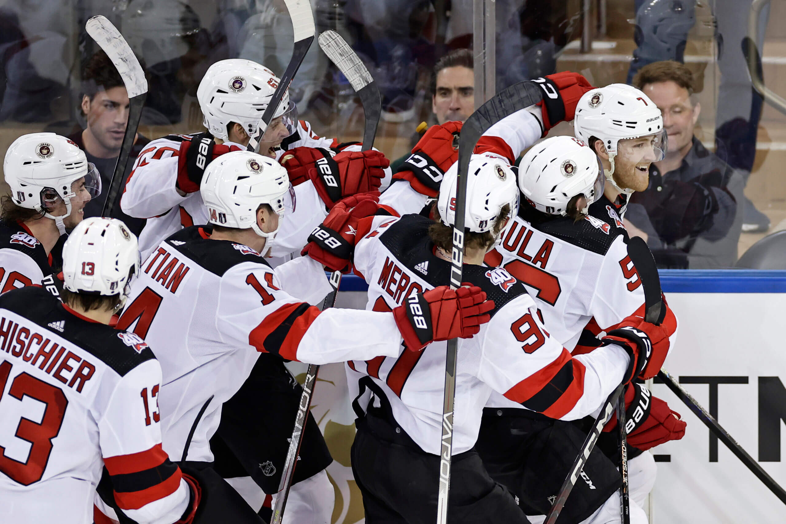 Rangers fall to Devils, fail to move into tie for second in division