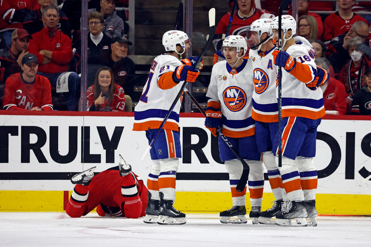 Islanders Hurricanes Game 5
