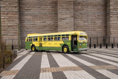 Bus-3100-at-the-Emily-Warren-Roebling-Plaza-at-Brooklyn-Bridge-Park-Photo-by-Trent-Reeves-New-York-Transit-Museum-1