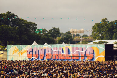 CHARLES-REAGAN_GOVBALL_ATMOSPHERE_1075-1200×800-1