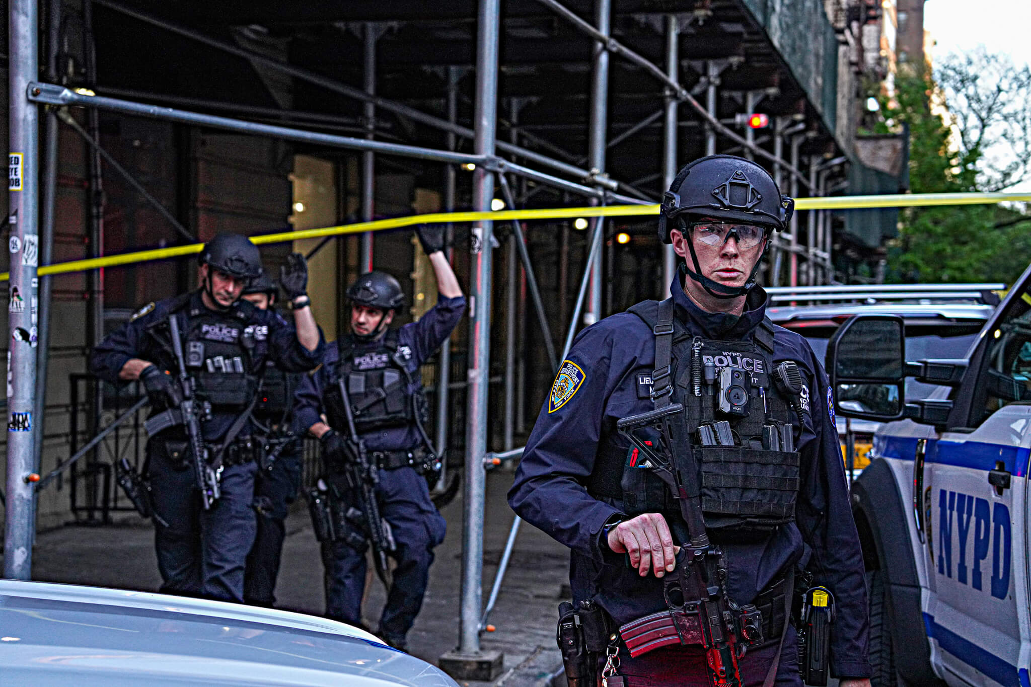 Officer injured during traffic stop in Murray Hill, suspect evades police 5 ESU