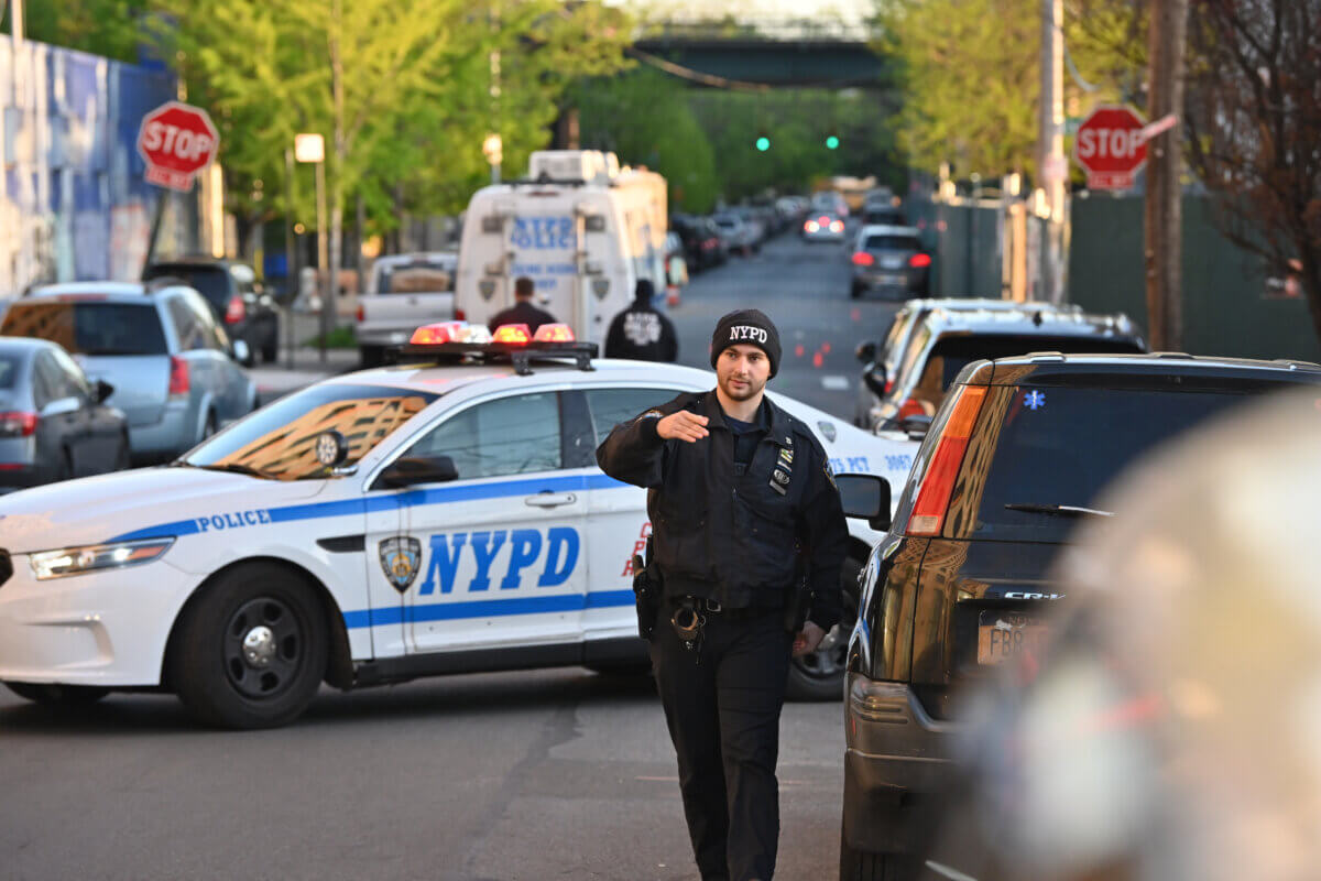 Brooklyn man killed in apparent drive-by shooting: cops 2 Police in Brooklyn guard drive-by shooting scene