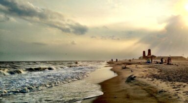 Jacob_Riis_Beach_New_York_City_2013_Shankbone_3-1024×561-1
