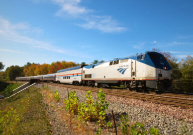 Northbound_Adirondack_at_Glenridge_Rd_NY_on_CP_Rail_-_Sat_2016-10-15_Photo_01
