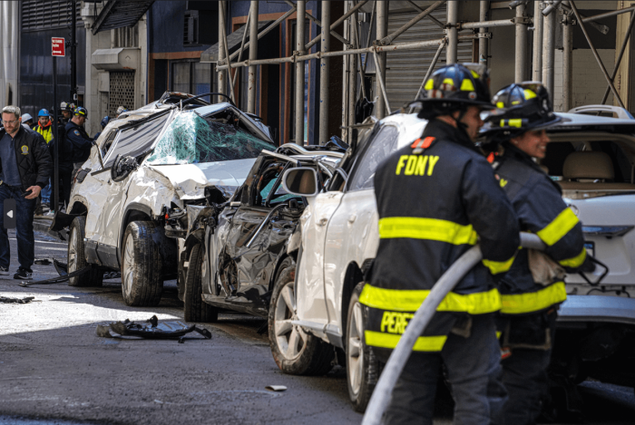 Lower Manhattan garage had history of violations for 'loose,' 'defective' concrete; will be demolished 7 Firefighters remove totaled cars from the garage and check them for human remains