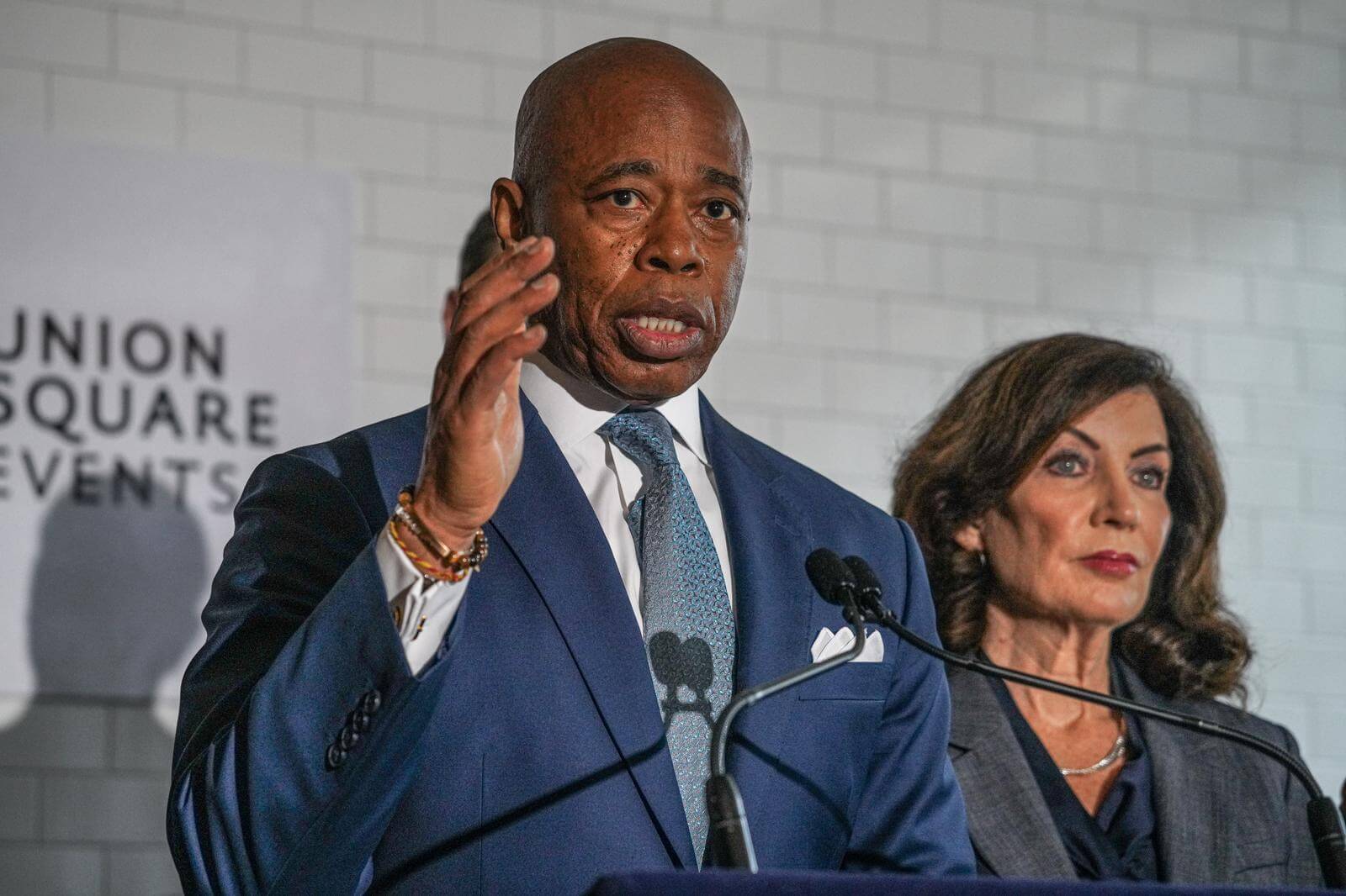 'Let them work': Hochul, Adams call on Biden to expedite work permits for migrants 3