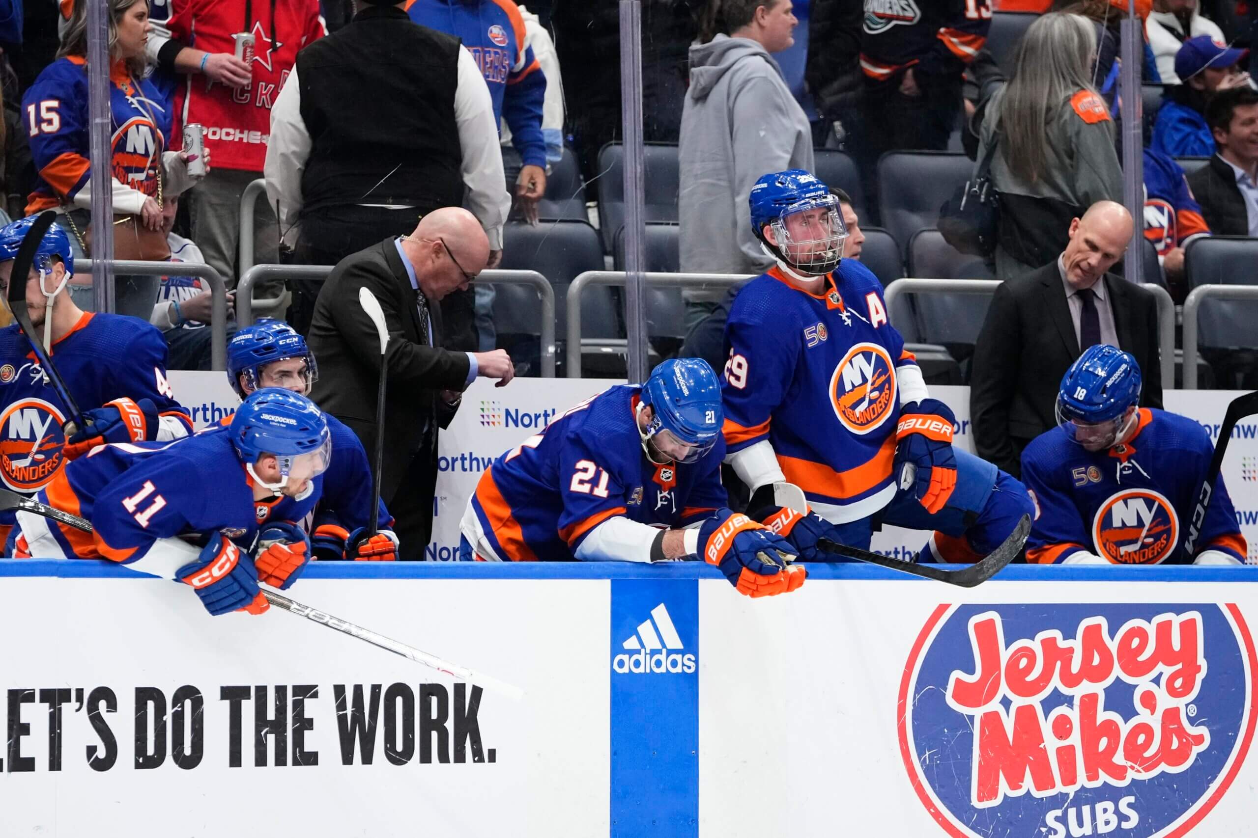 Zach Parise skating with potential Islanders decision brewing