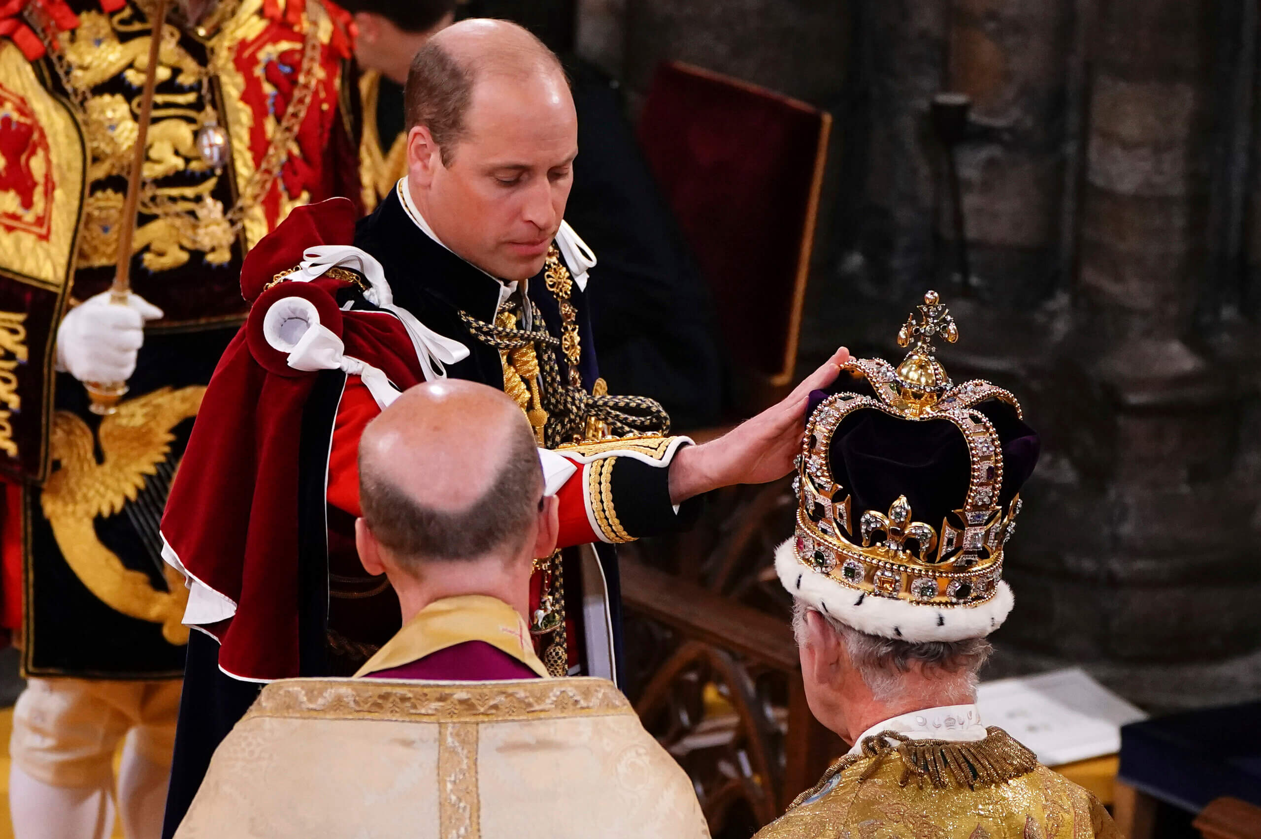 Charles III crowned in Westminster Abbey, as ancient tradition continues 4