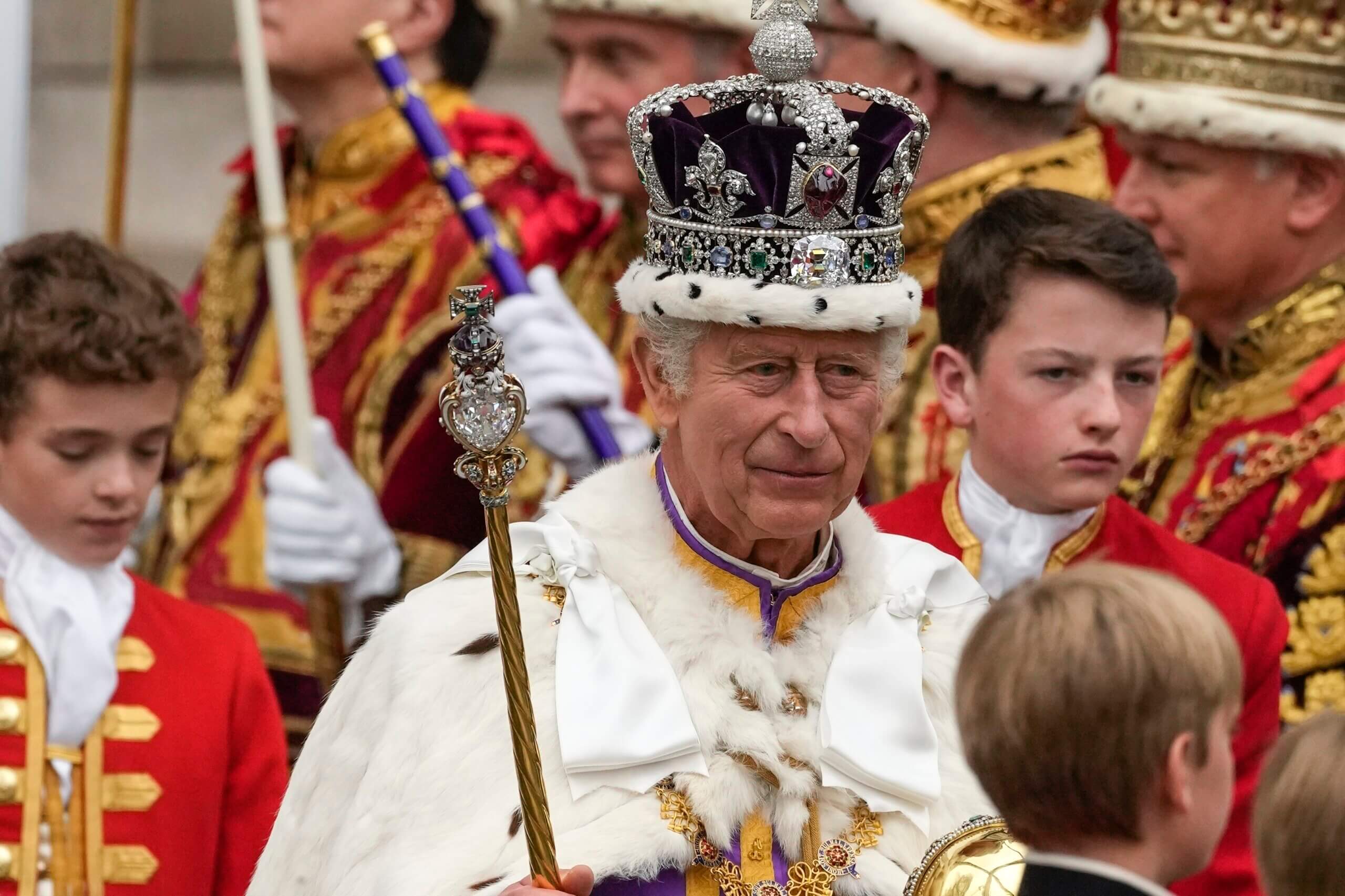Charles III crowned in Westminster Abbey, as ancient tradition continues 5