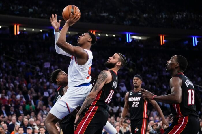 Knicks keep their season alive with a 112-103 win behind Brunson's 38 points 3 RJ Barrett Knicks
