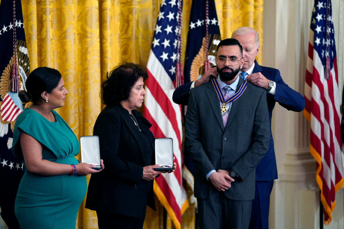 Staten Island firefighter receives Presidential Medal of Valor for heroic ferry rescue 2