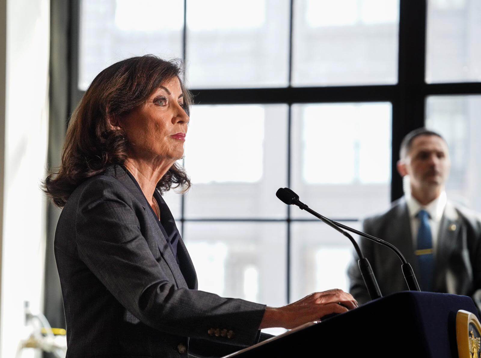 'Let them work': Hochul, Adams call on Biden to expedite work permits for migrants 2