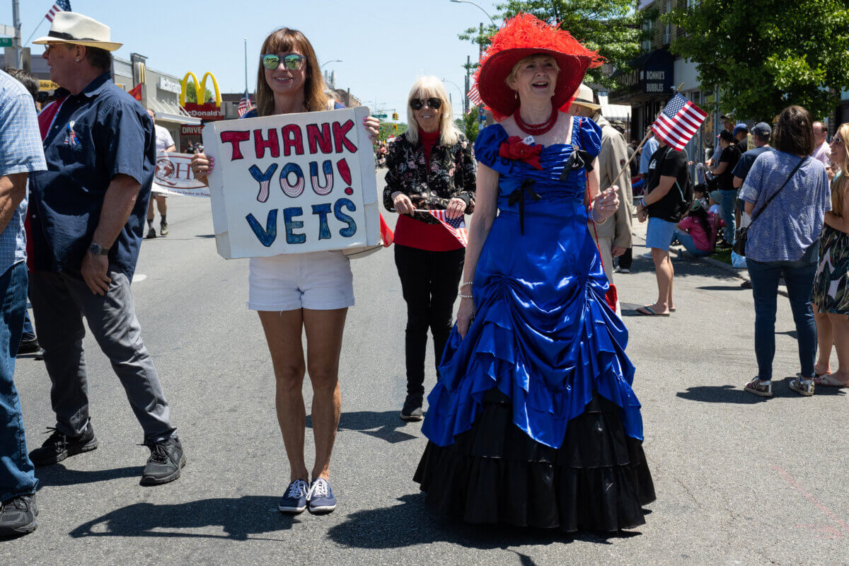 Forest Hills residents show their appreciation for former U.S. military members