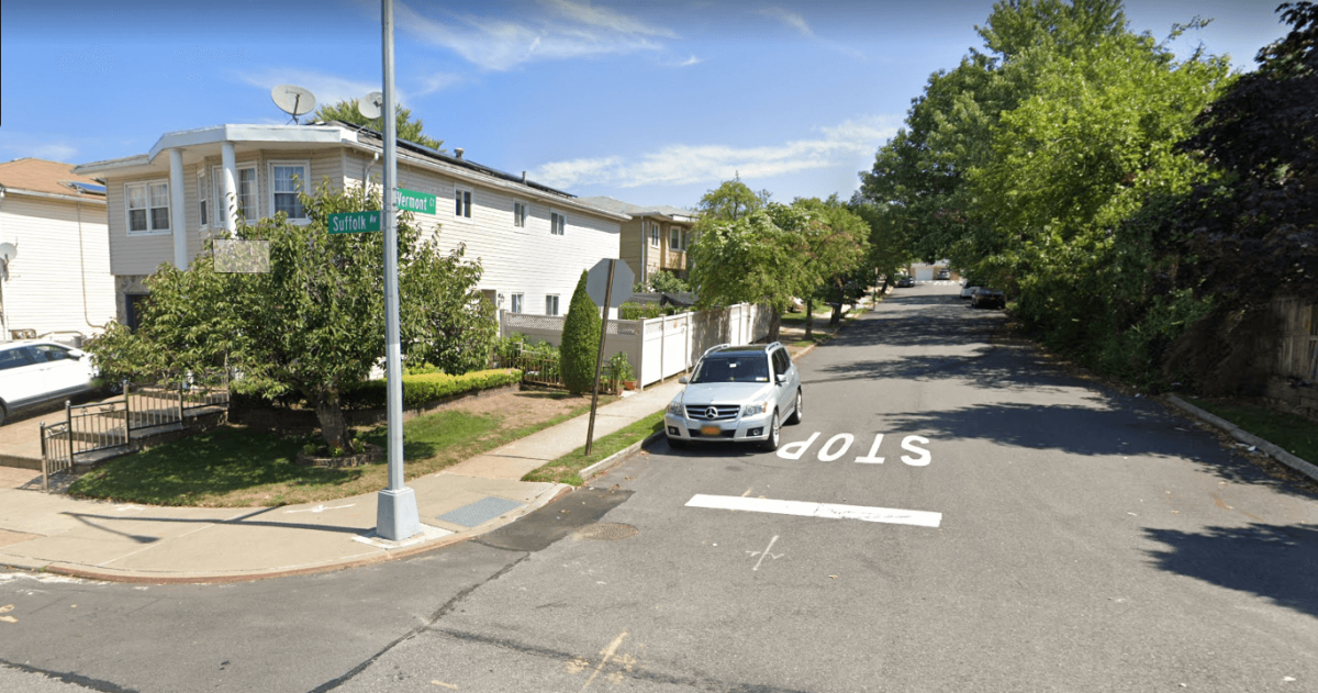 Suffolk Avenue and Vermont Court on Staten Island.
