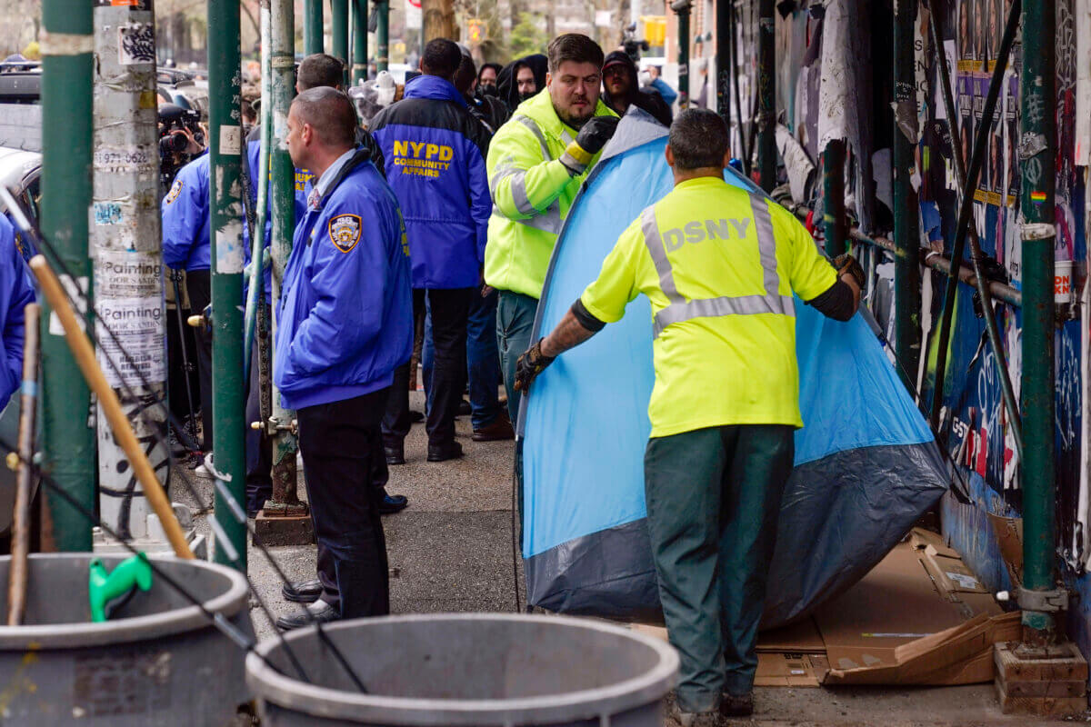 Will NYC's new 'Homeless Bill of Rights' permit people the right to sleep outside? 3 Homeless encampment broken down in Manhattan