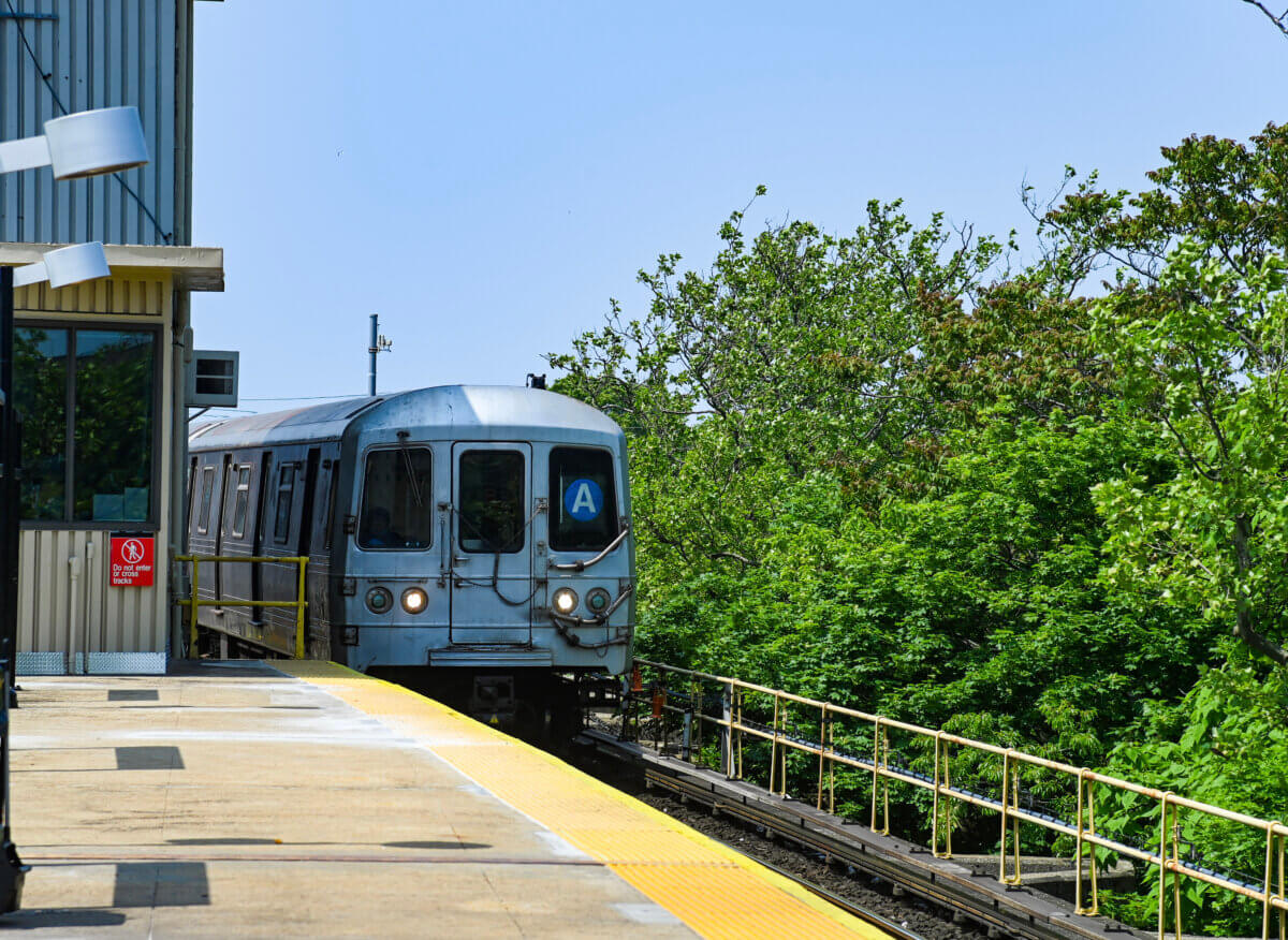 An arriving MTA A train