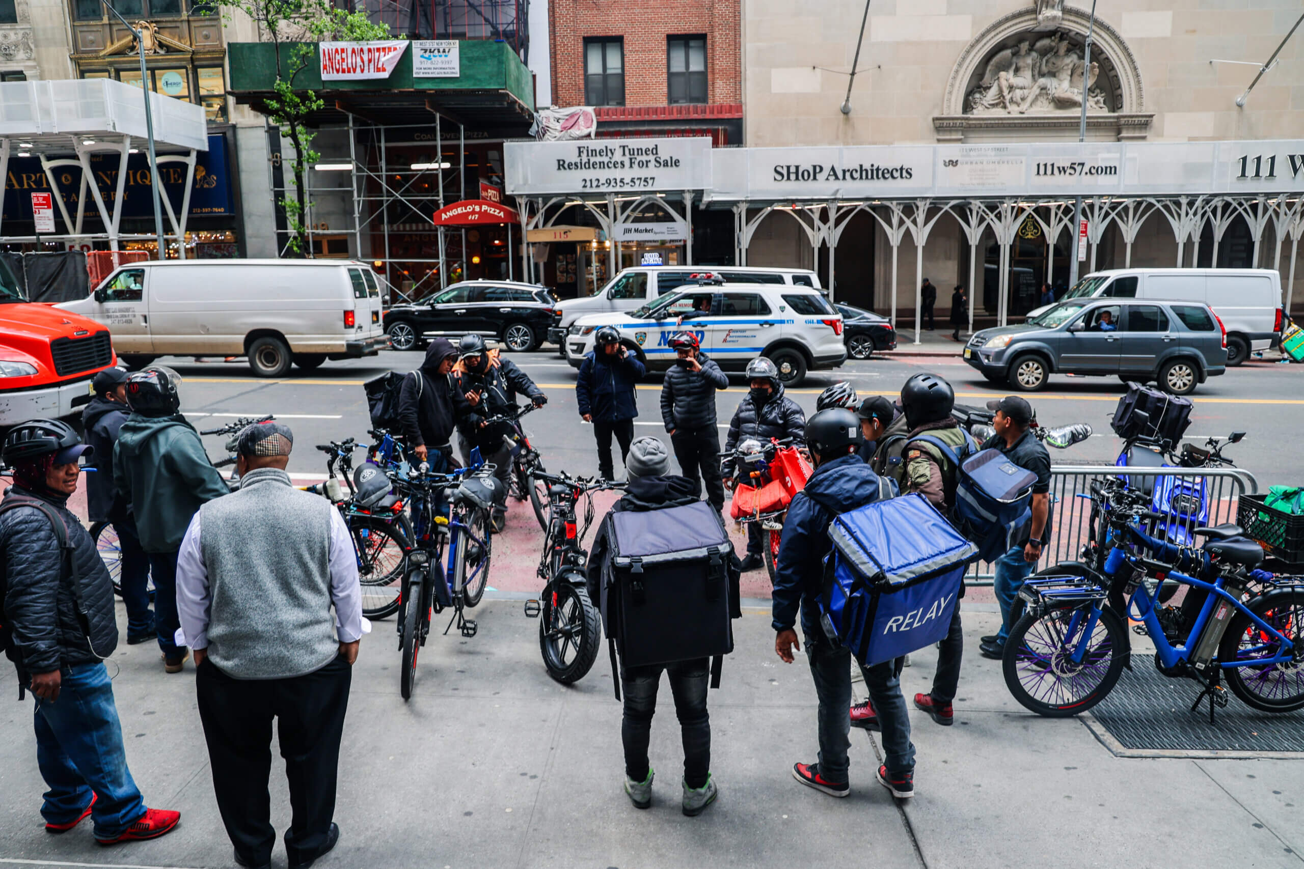 SPECIAL REPORT | Meet the NYC delivery workers banding together to stop robbers and get their stolen bikes back 9 NYC delivery workers