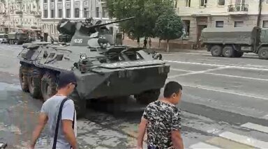 Mercenary tank in Russian city of Rostov-on-Don amid rebellion