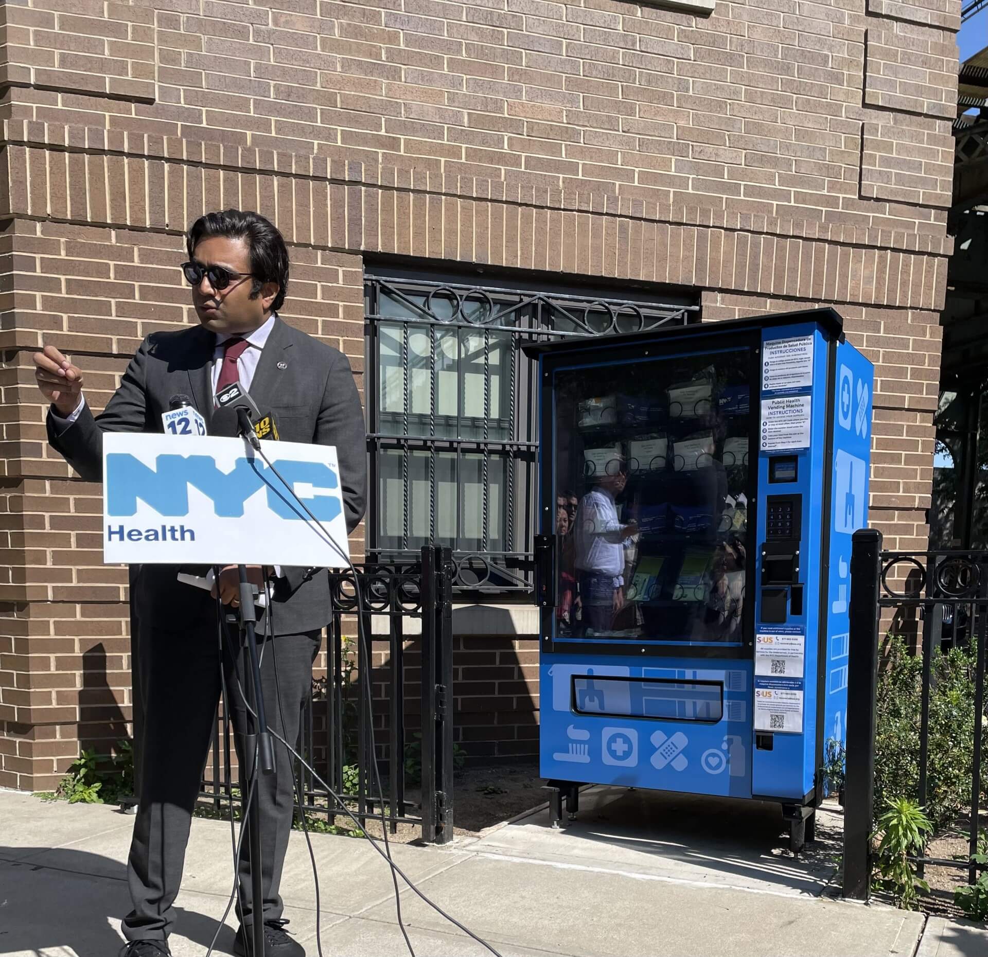 NYC Installs Vending Machine with Free Narcan and Kits