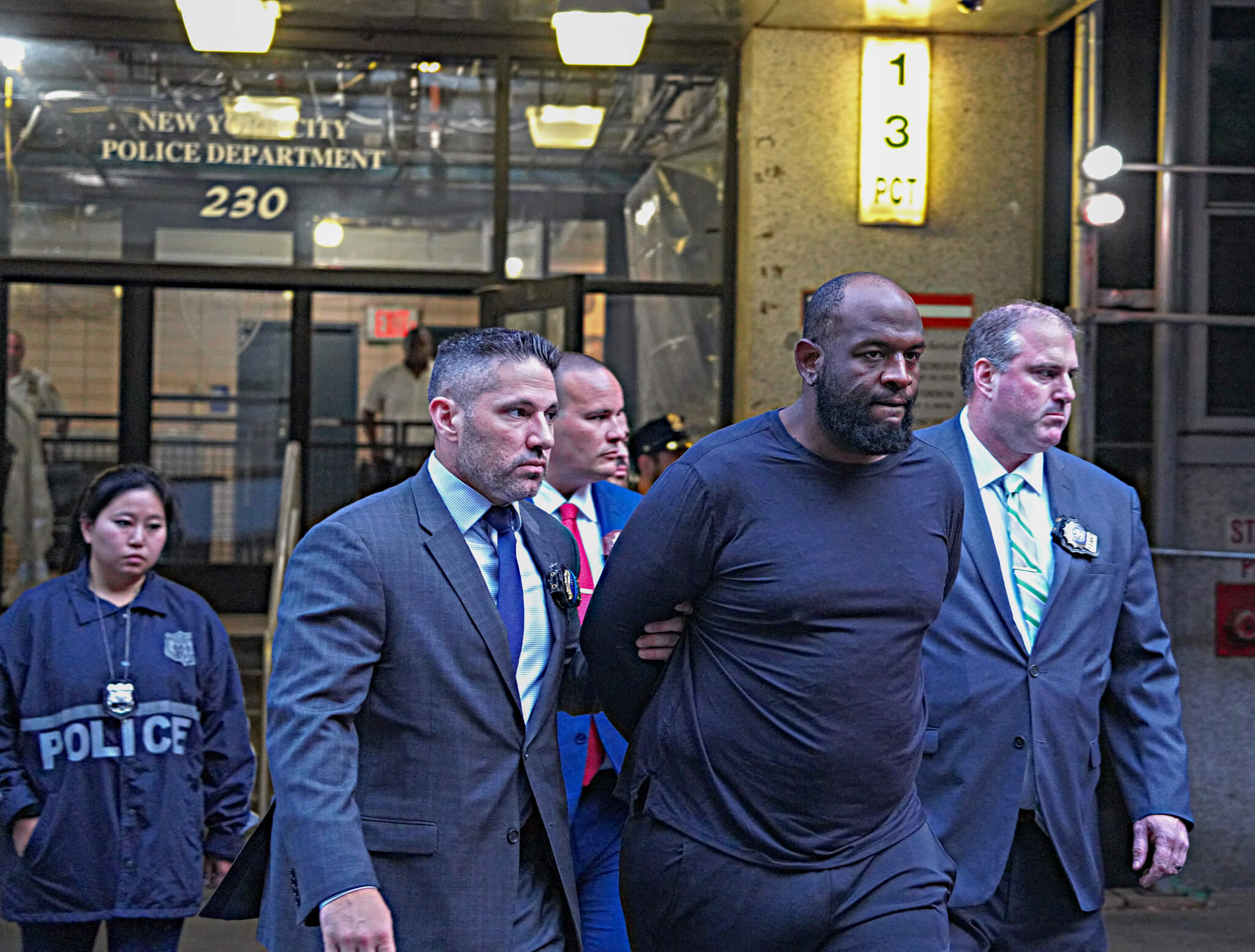 Subway stabbing suspects in Manhattan caught; police credit heroic transit cops for taking action 6 Manhattan subway stabbing suspect Claude White perp walk