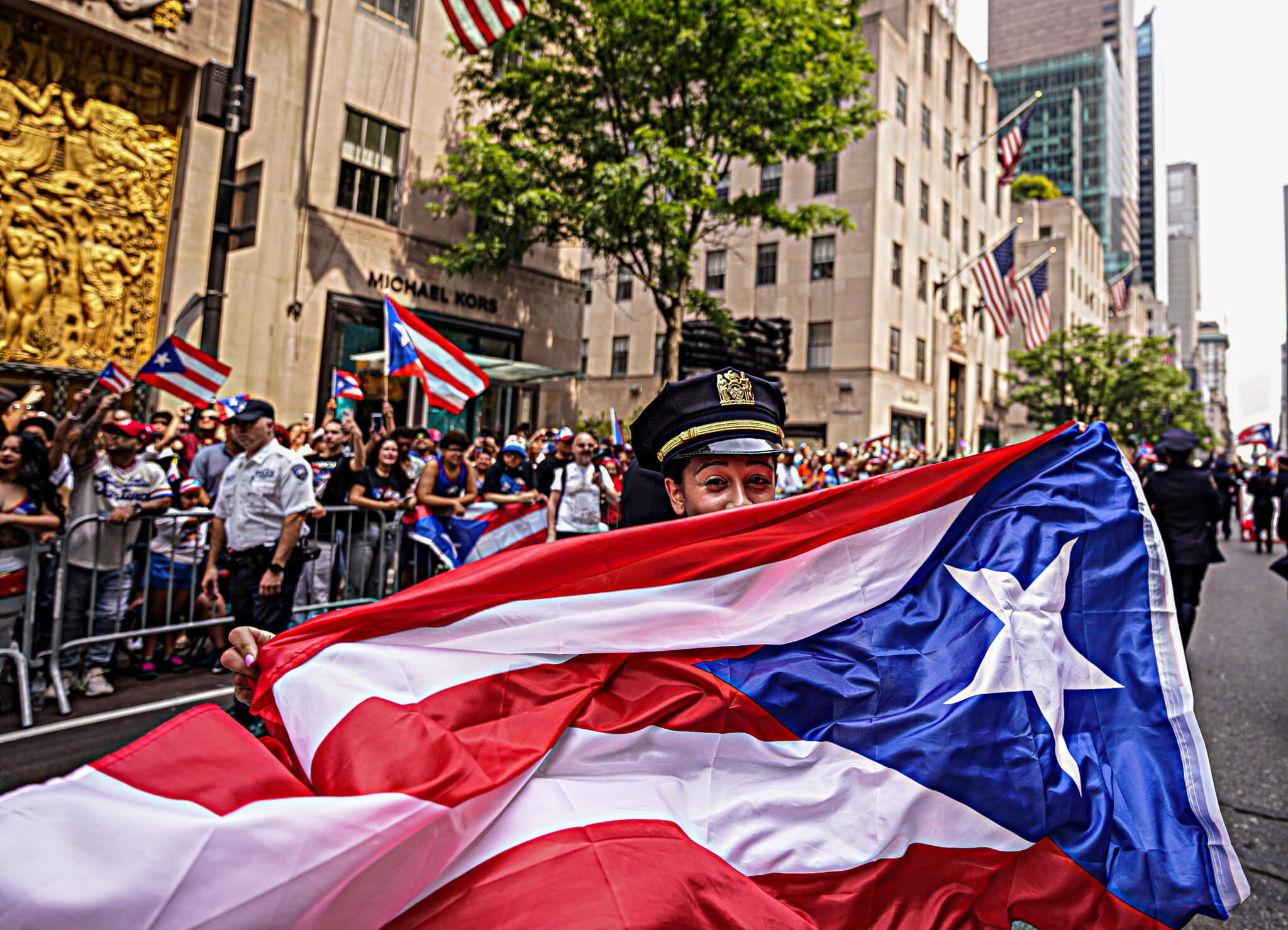 La isla bonita Thousands cheer for 66th annual Puerto Rican Day Parade in Midtown amNewYork