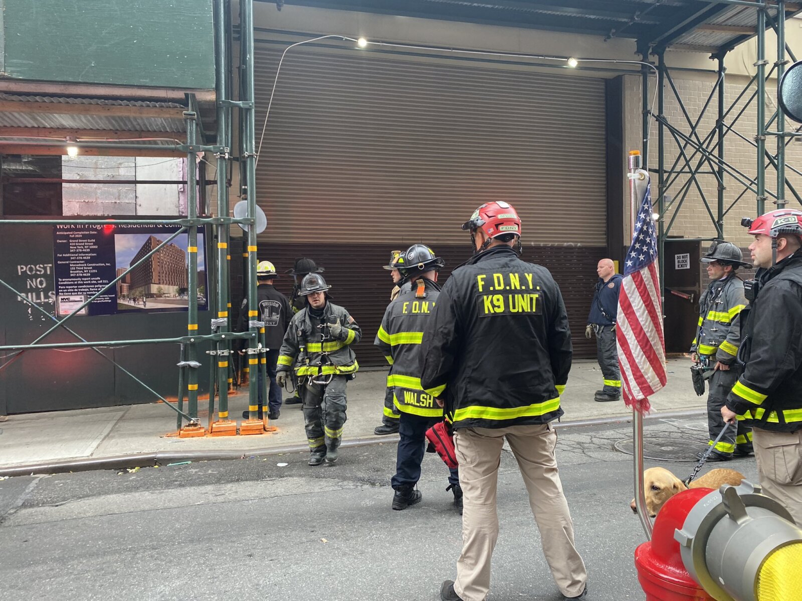 Lower East Side construction worker falls, gets wedged between two