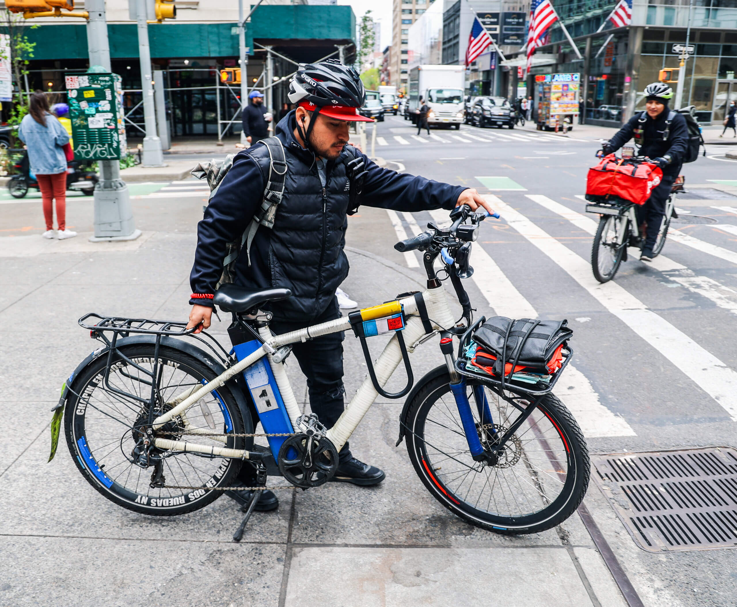 SPECIAL REPORT | Meet the NYC delivery workers banding together to stop robbers and get their stolen bikes back 11 NYC delivery workers