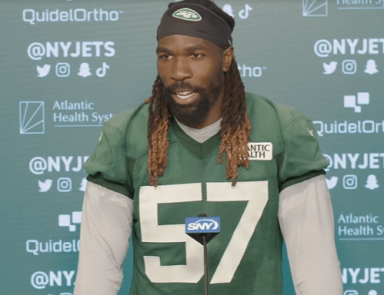 Jets linebacker CJ Mosley talks during OTAs