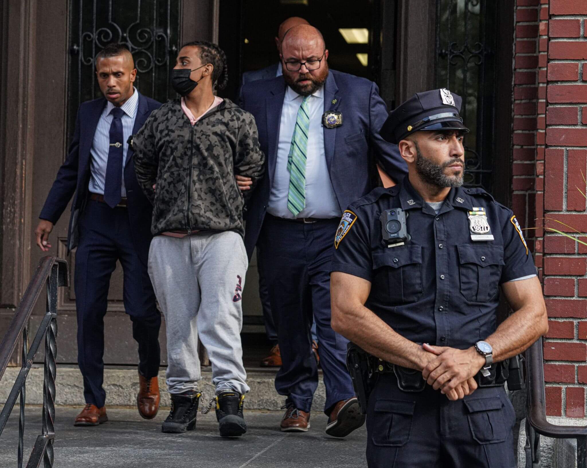Suspects busted for Bronx shooting that injured two children 4 Police arrested 20-year-old Angel Hernandez