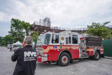 Firefighters respond to construction workers injured in Bronx