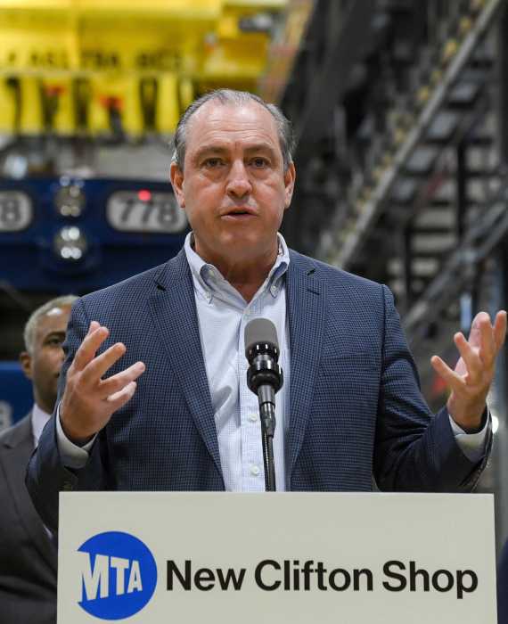 Roadside repair: On-the-spot MTA express bus fixes coming to Staten Island as Fossella announces new QA team 2