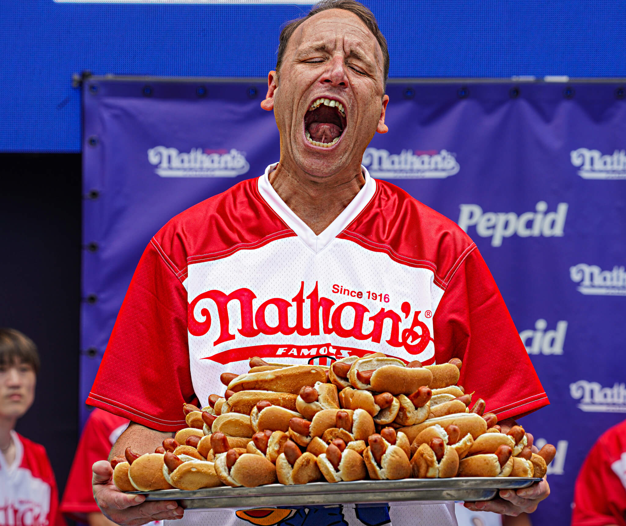 Men’s Nathan’s Hot DogEating contest goes on after lightning delay